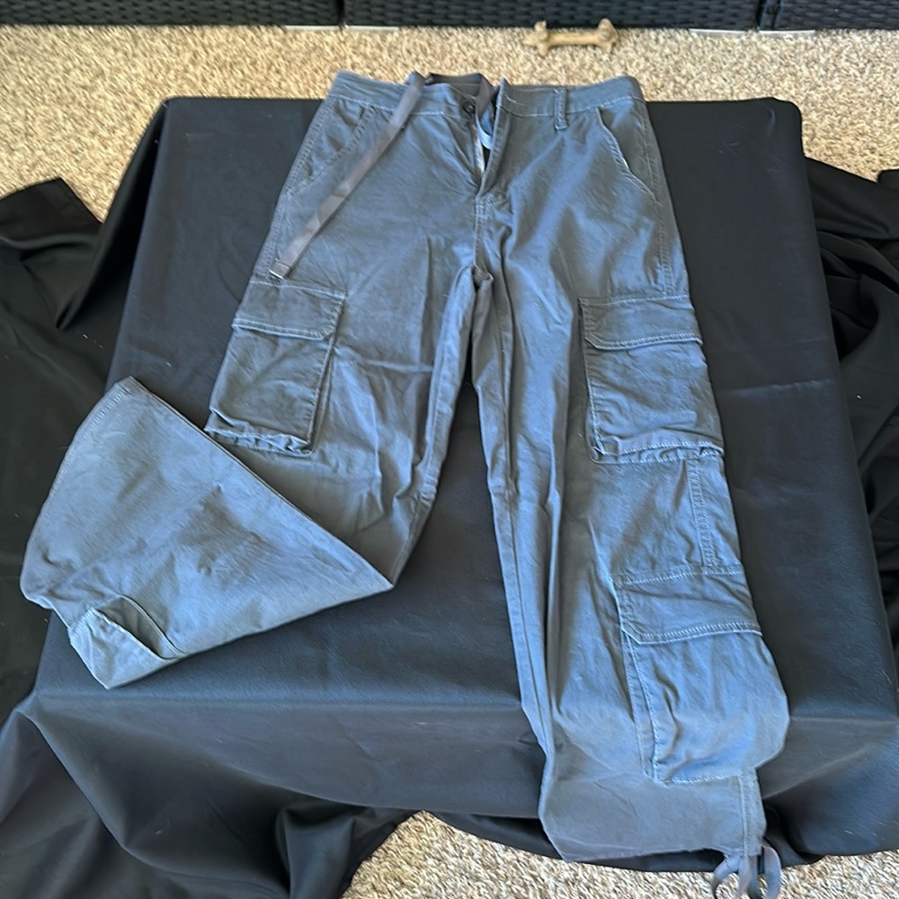 Cargo pants with tie at bottom